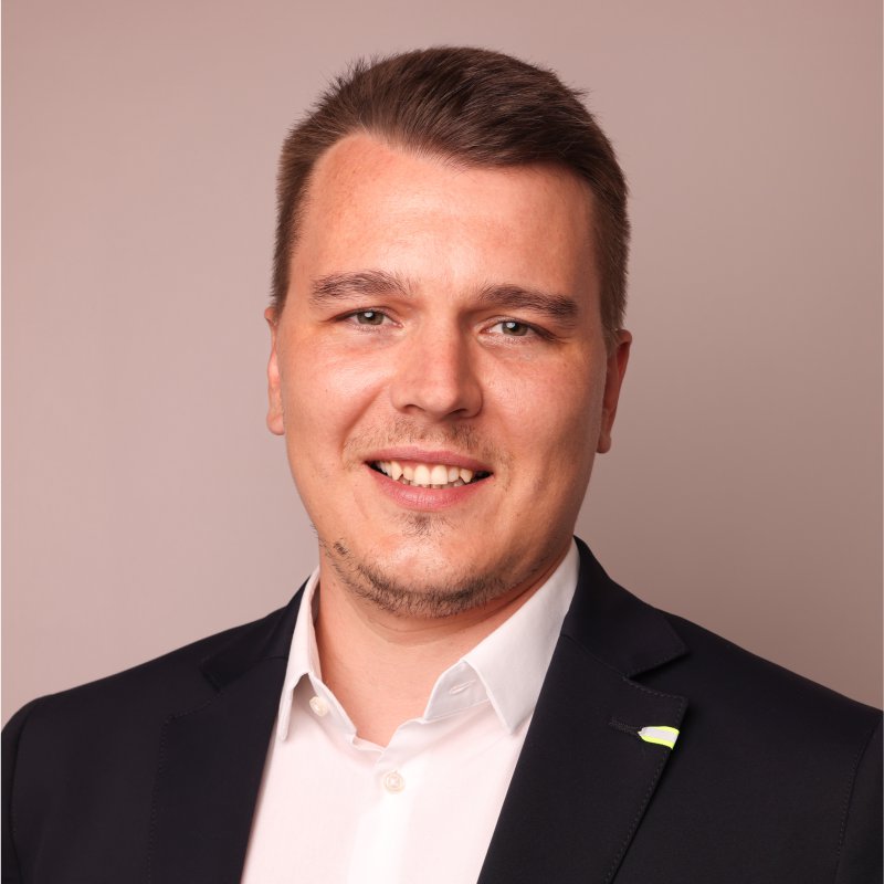 Portrait of R. Schröder, Global Clinical Operation Manager & Process Officer at Acnos Pharma